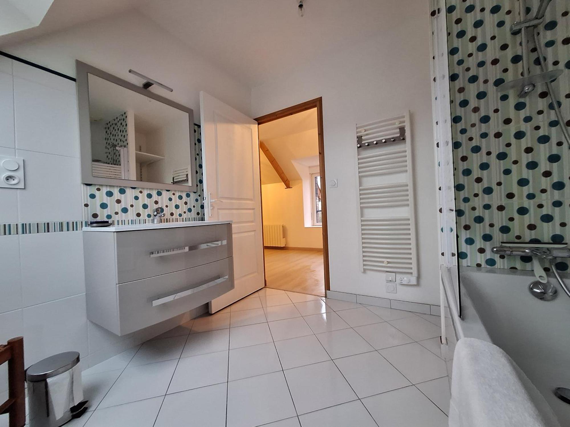 Vila Les Hirondelles De La Baie Vains Exteriér fotografie